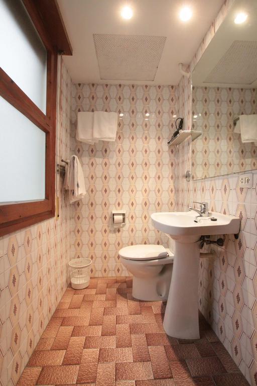 Two-Bedroom Apartment,664090839:JPEG