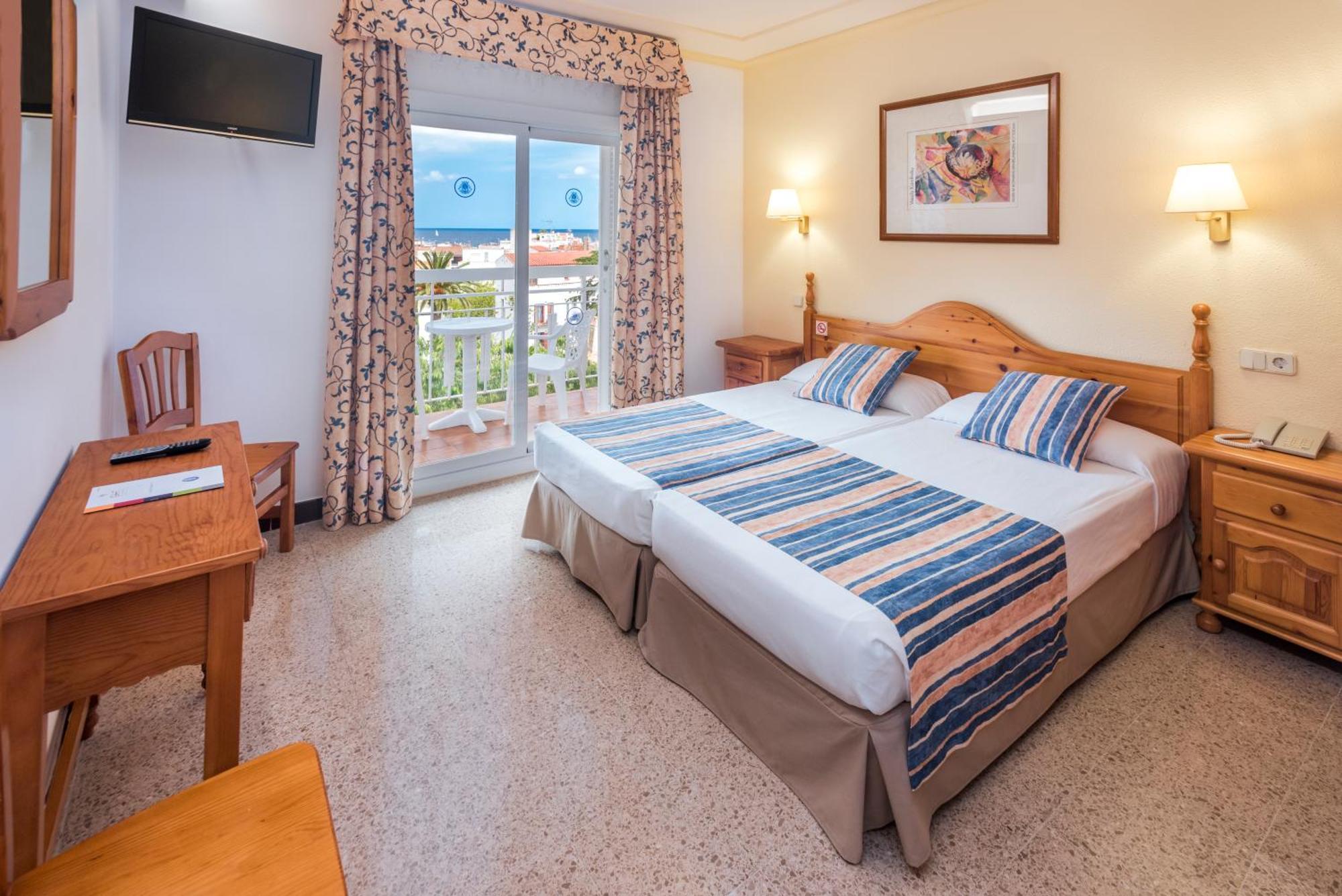 Double or Twin Room with Balcony and Pool View,1432120093:JPEG