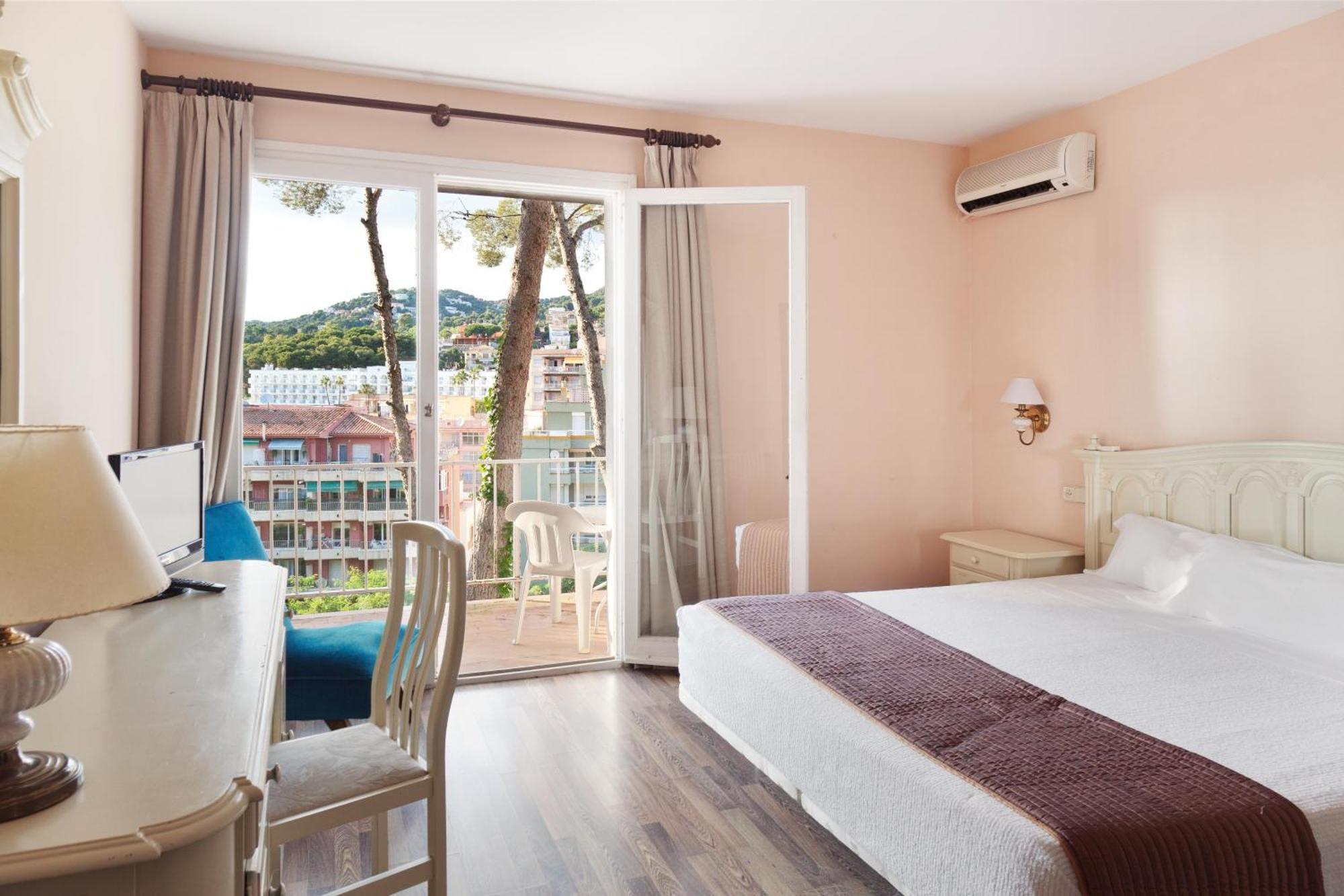 Double or Twin Room,1382442635:JPEG