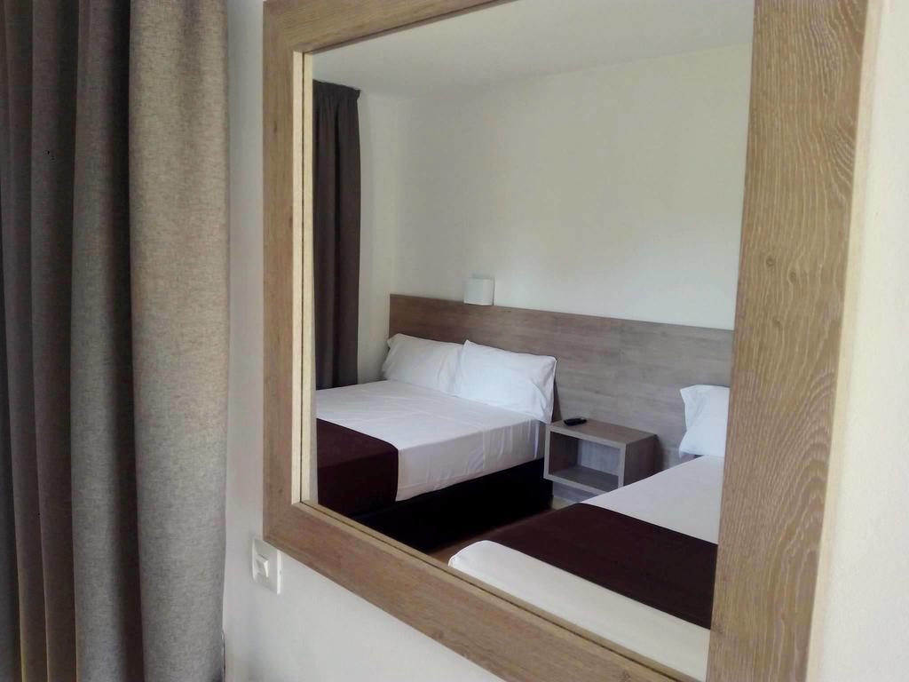 Classic Triple Room,632280378:JPEG