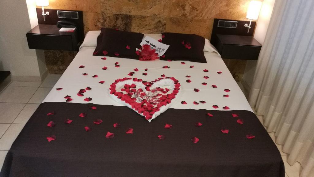 Romantic Package (Petals and Chocolates) - Standard Double or Twin Room,695401830:JPEG