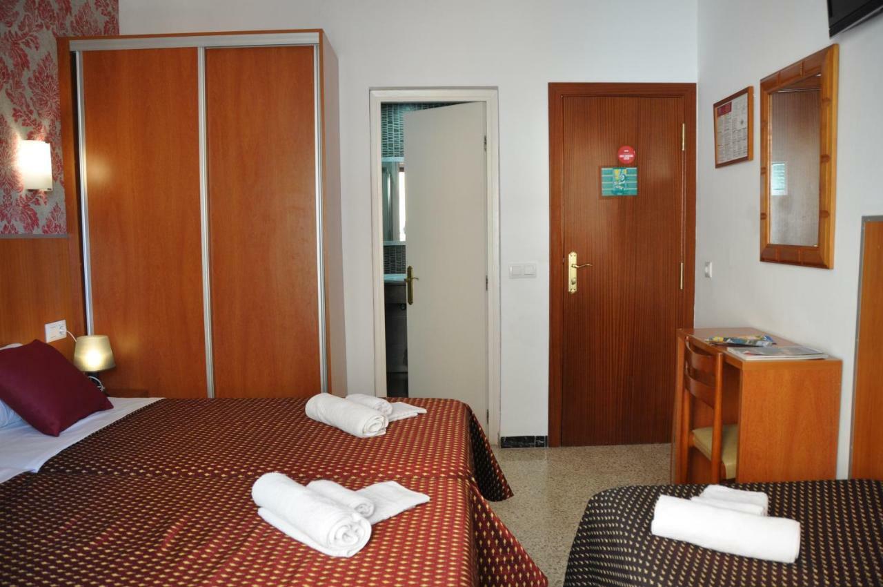 Triple Room Balcony,799666128:JPEG