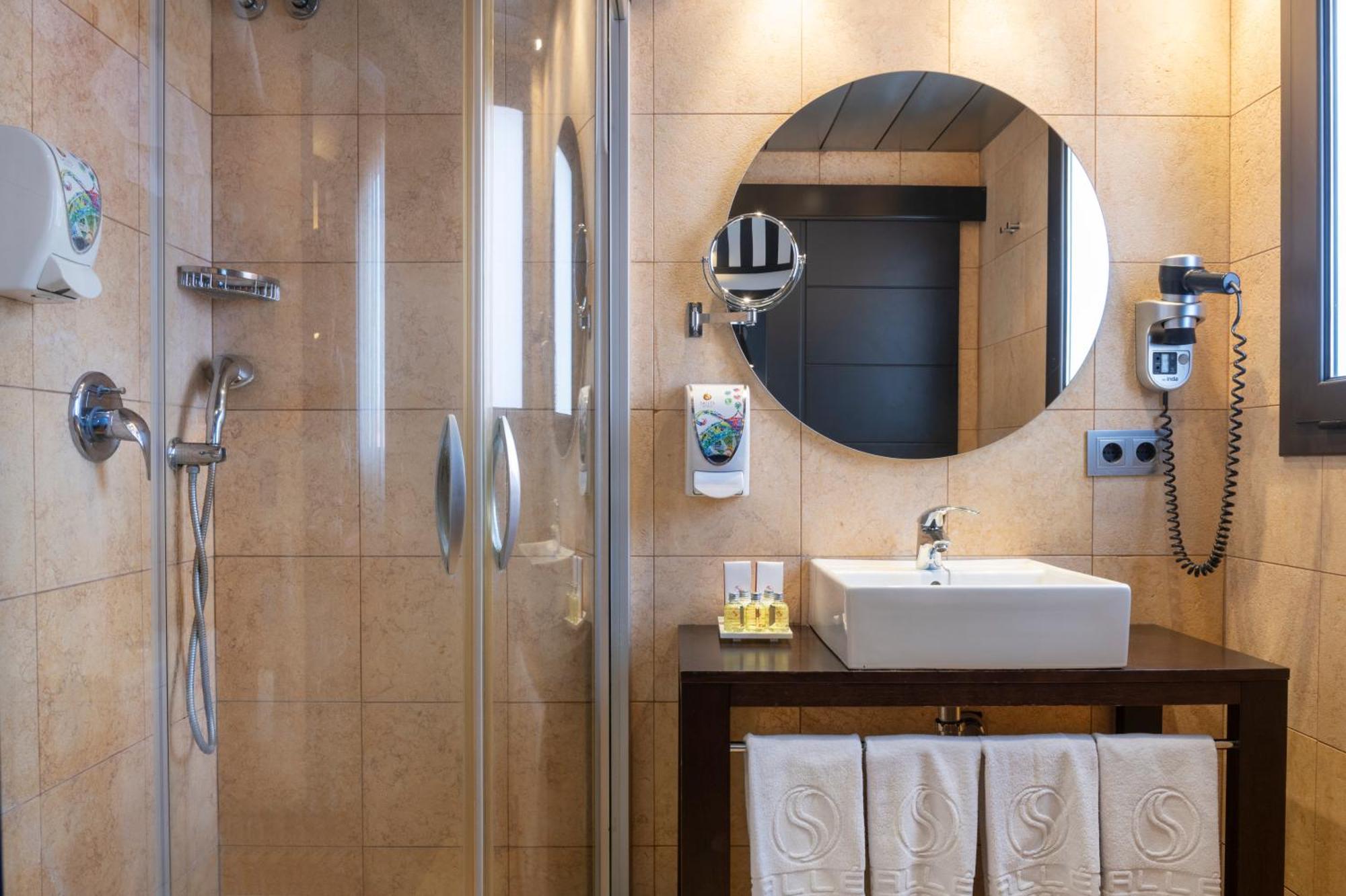 Double or Twin Room Spa Access,1207863448:JPEG