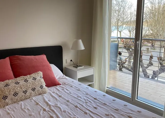 JASALPI único apartamento delante del Lago de Banyoles