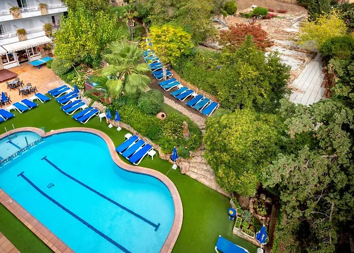 Hotel con piscina a Tossa de Mar