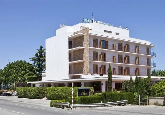 Luxe Hotels in Figueres vlakbij Toren van Sant Pau de la Calçada