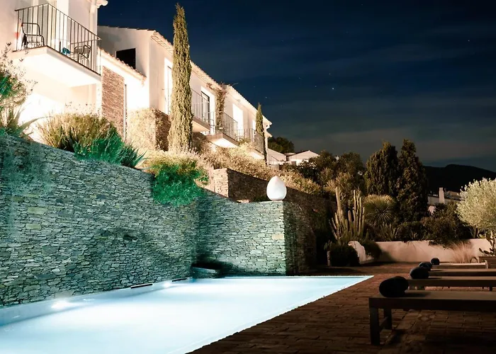 Hôtels de Luxe à Cadaqués près de Playa Es Sortell