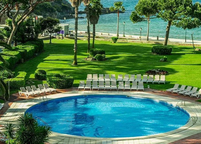 Hoteles de Lujo en S'Agaró cerca de Playa de Sant Feliu