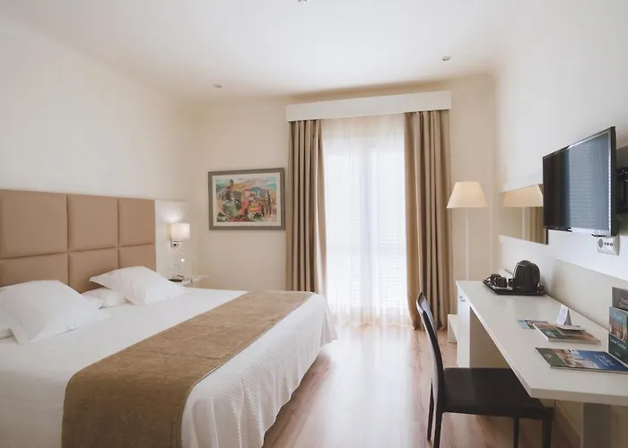 Hotel Pirineos Figueres By Pierre & Vacances
