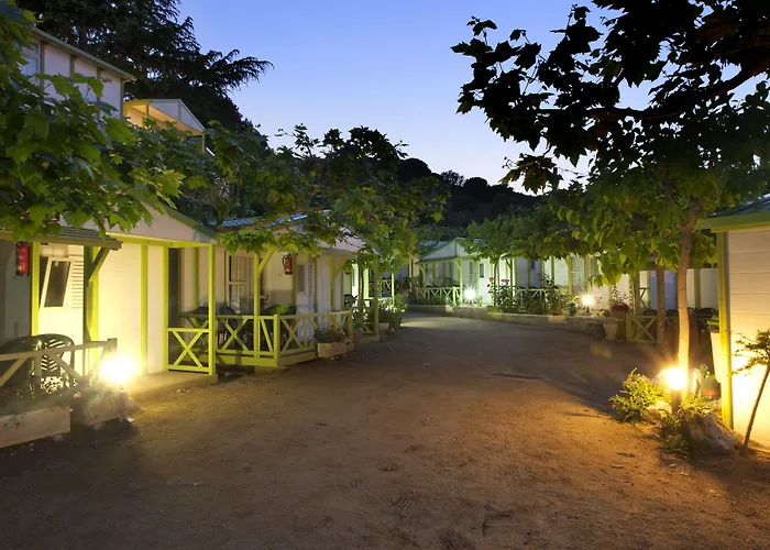 Camping Bungalows El Far